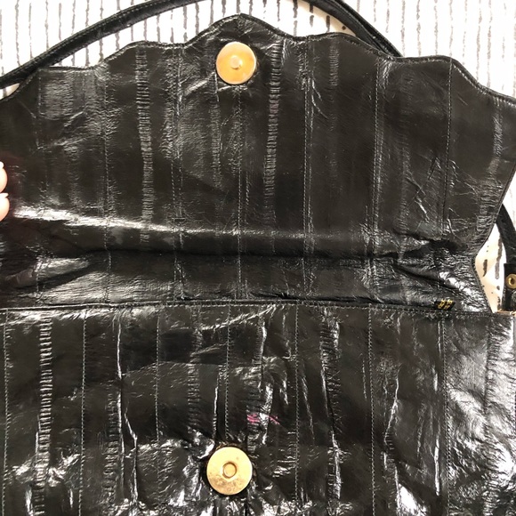 🌶 Scalloped Edge Handbag - Picture 3 of 8